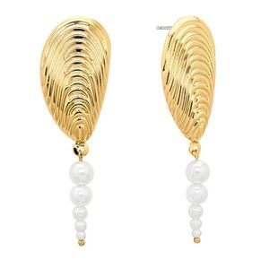 Pearl & Shell Shaped Metal Earrings